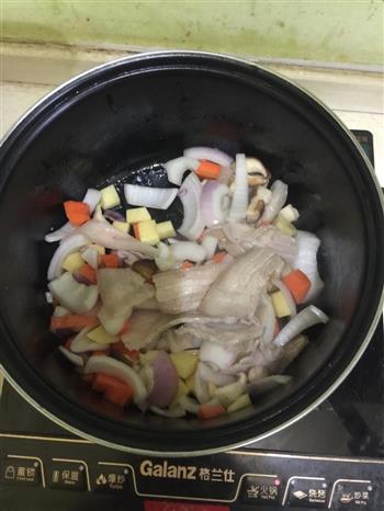 五花肉味增汤的做法图解2