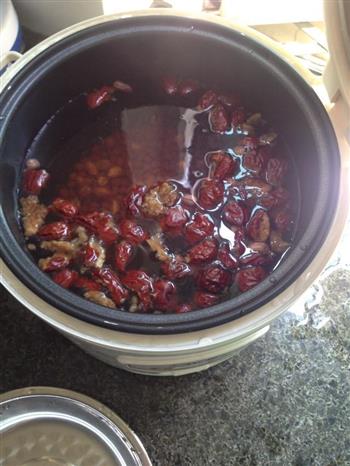 补血女人汤红豆红枣花生汤的做法步骤2