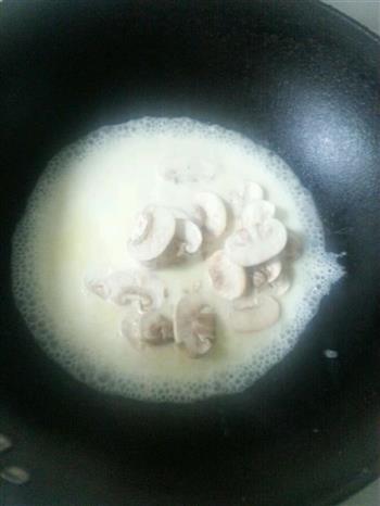 冻伤淡奶油好去处-奶油蘑菇汤的做法步骤6