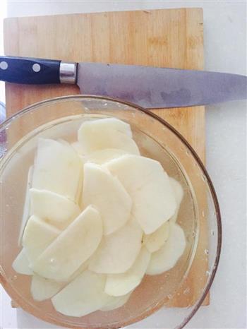 土豆三重奏—麻辣土豆片的做法步骤2