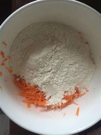胡萝卜蛋饼的做法步骤2