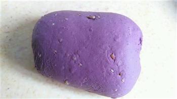 蓝莓核桃紫薯杂粮面包的做法步骤2