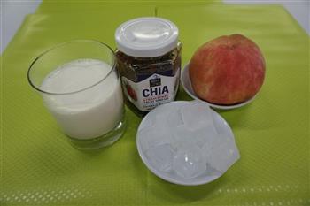 奇亚草莓果酱水蜜桃奶昔的做法步骤1