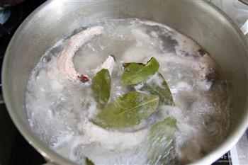 韩式辣白菜炖猪排的做法图解3