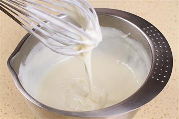 黑暗料理都叹服的零难度甜点—椰奶小方的做法步骤3