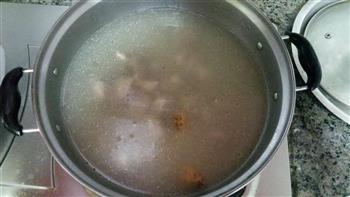 冬瓜薏仁排骨汤的做法步骤4