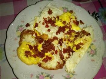 腊肠煎蛋的做法图解4