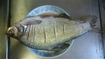 红烧鳊鱼的做法步骤1