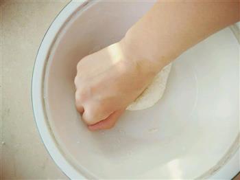 酸奶芝麻糖包的做法步骤6