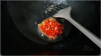 泡椒韭菜苔炒鸡蛋的做法步骤3