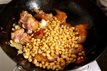 电饭煲版黄豆焖猪蹄的做法步骤6