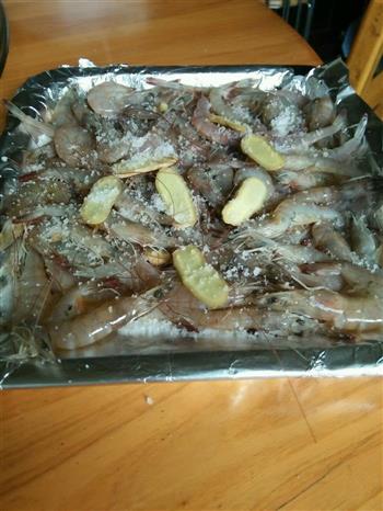 烤盐焗虾的做法步骤3