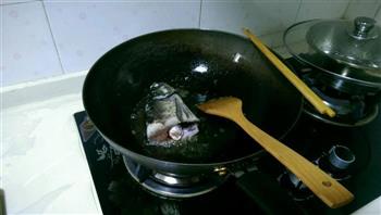 家常炖鱼肉的做法步骤2
