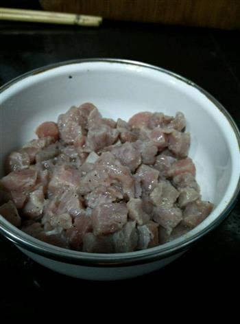 黑椒杏鲍菇牛肉粒的做法步骤1