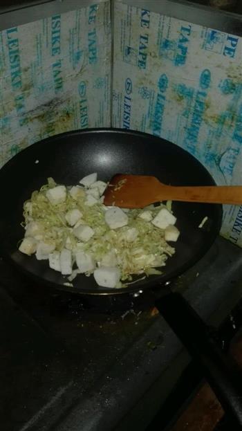 圆白菜炒馒头块的做法步骤5