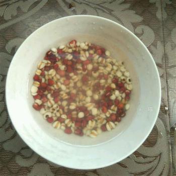 红豆薏米水的做法步骤1
