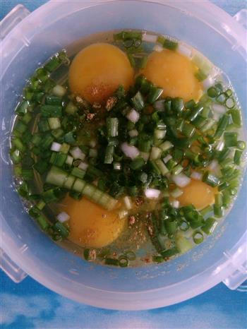 黄瓜火腿肠炒鸡蛋的做法图解4