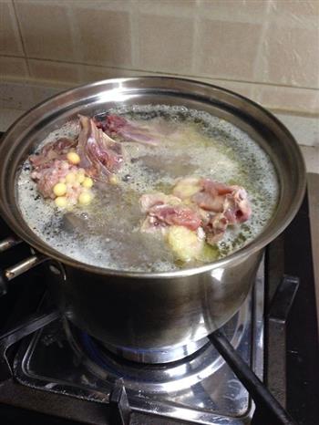 怀地黄养生鸡汤的做法步骤2