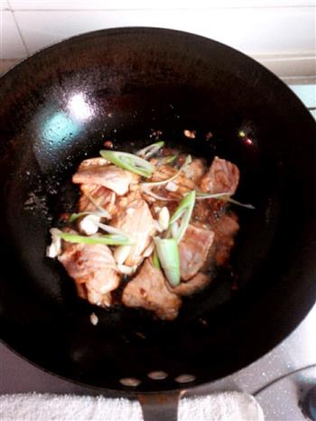 三文鱼炖豆腐的做法图解3