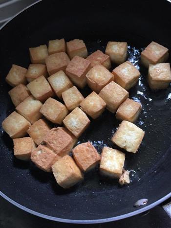 臭豆腐烧毛豆的做法步骤2