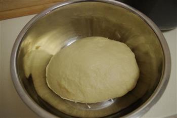 松软手撕香浓-淡奶油红豆软面包的做法图解3