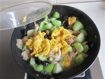 丝瓜蘑菇炒鸡蛋的做法步骤8