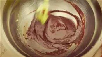 巧克力熔岩蛋糕的做法步骤3