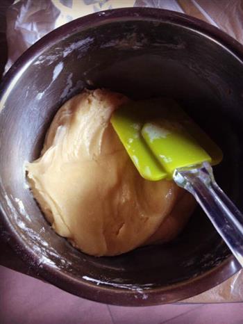 广式蛋黄纯莲蓉月饼的做法步骤4