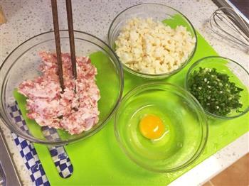 猪肉脆藕锅贴的做法步骤5