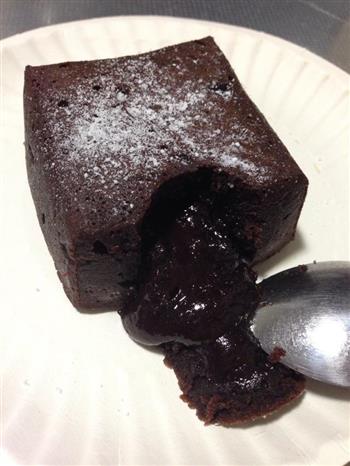 给爱人一颗柔软的心-巧克力熔岩蛋糕的做法步骤9