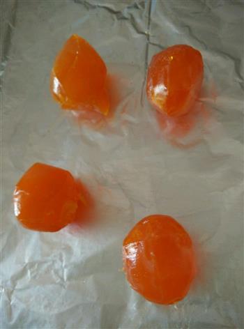 双色螺纹蛋黄酥的做法步骤1