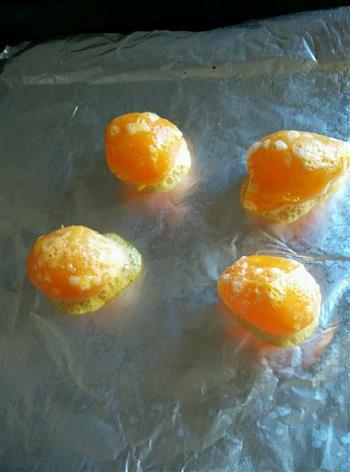 双色螺纹蛋黄酥的做法图解2