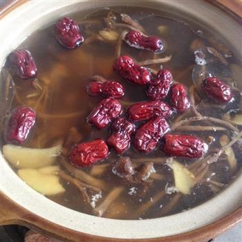 茶树菇排骨汤的做法步骤6