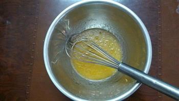 广式蛋黄白莲蓉月饼的做法图解2