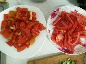 番茄炖牛腩，不需要刀工的开胃菜的做法步骤3
