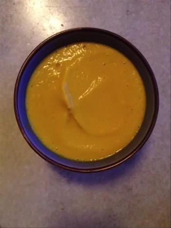 奶香南瓜浓汤的做法图解1