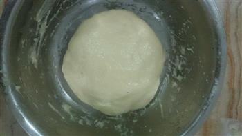 4步完成 牛奶可颂面包的做法步骤2