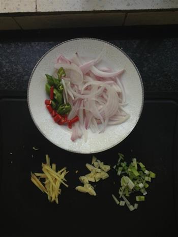 酸菜粉条炒肉的做法步骤2