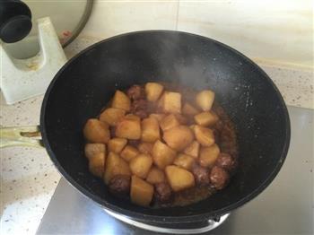 土豆烧肉丸的做法步骤7
