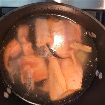 日料-健脑补钙孩子爱喝的三文鱼骨豆腐味噌汤的做法步骤4