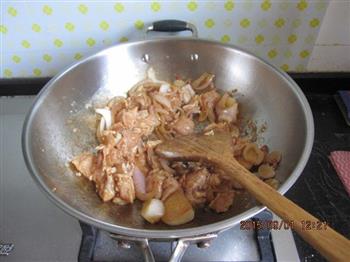 咖喱风味土豆烧鸡块-超的做法步骤4