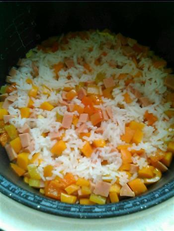 花样米饭-胡萝卜火腿肠焖饭的做法图解10