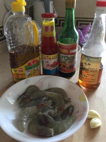 孩子爱吃的泰式甜辣虾的做法步骤1