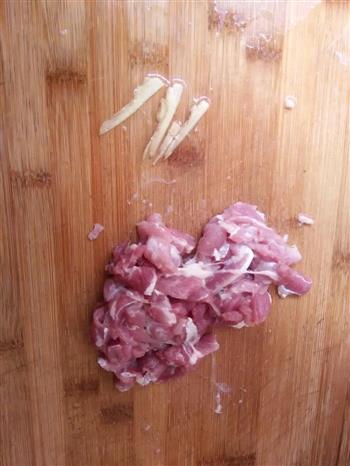 腱子肉猴头菇汤的做法图解2