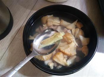 腱子肉猴头菇汤的做法图解6