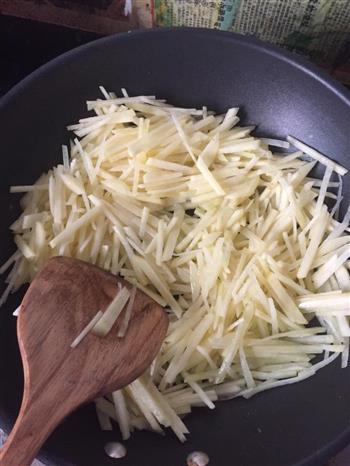 椒盐土豆丝的做法步骤1
