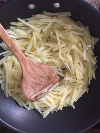 椒盐土豆丝的做法步骤3