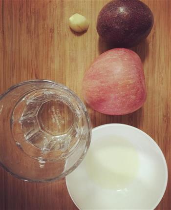 果汁Wagas减压棒生姜 百香果 苹果的做法步骤2