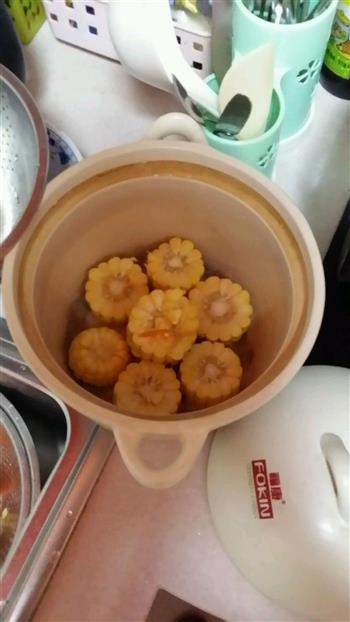 砂锅玉米胡萝卜排骨汤的做法步骤3