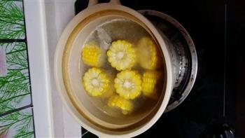 砂锅玉米胡萝卜排骨汤的做法步骤4